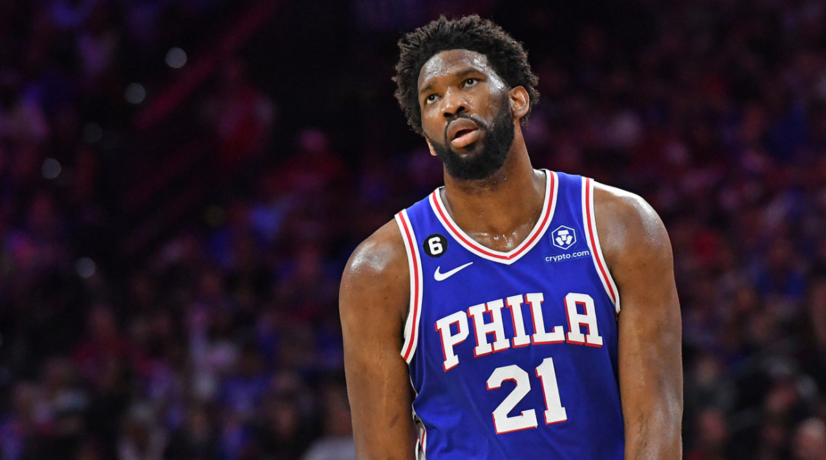 76ers center Joel Embiid (21) playing against the Celtics.